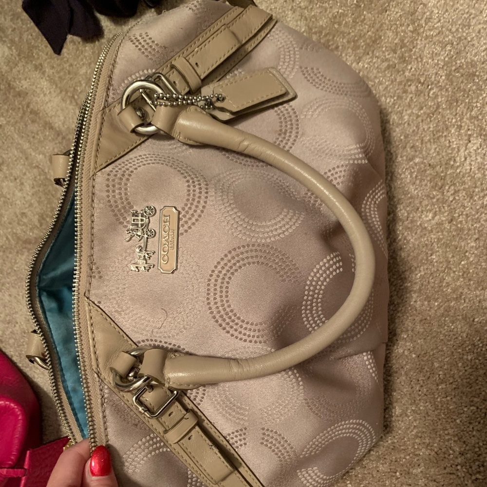 Beige coach purse lightly used